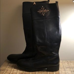Tory Burch Women’s boot, size 8 in Black.